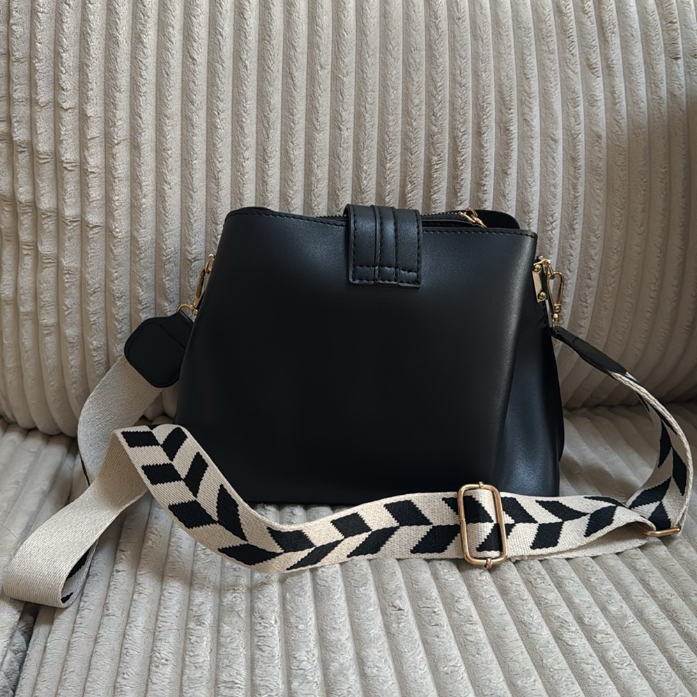 Women's Crossbody Bag - Picture 3 of 10